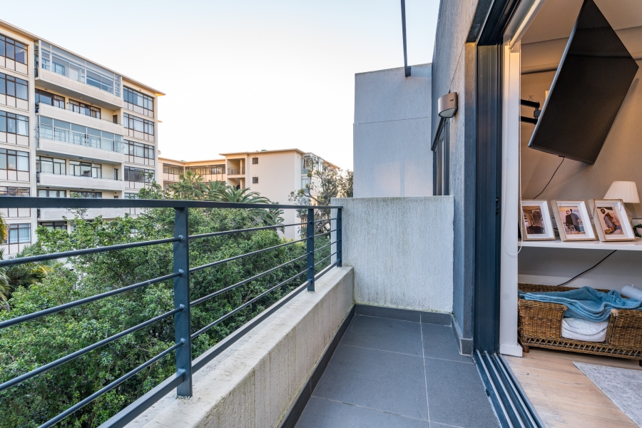 2 Bedroom Property for Sale in Sea Point Western Cape